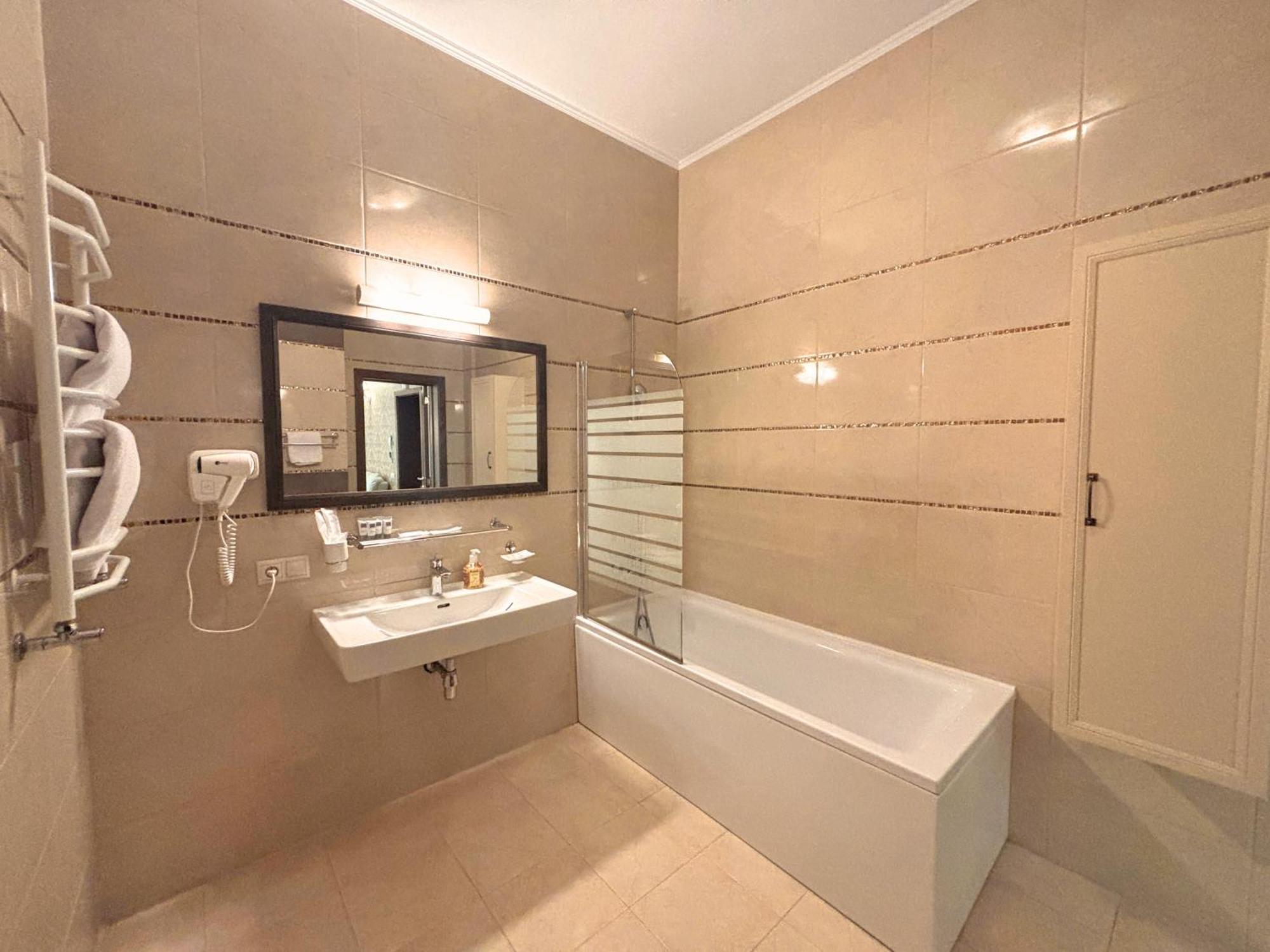 Odeska Astoria Hotel Odessa Phòng bức ảnh