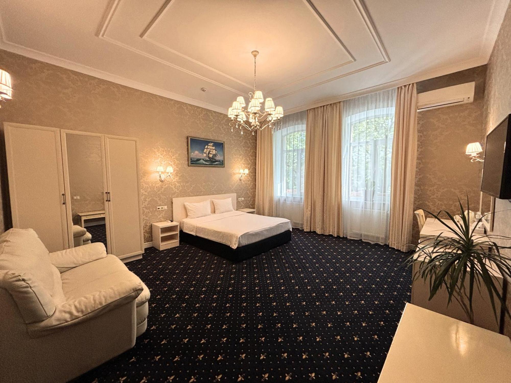 Odeska Astoria Hotel Odessa Ngoại thất bức ảnh
