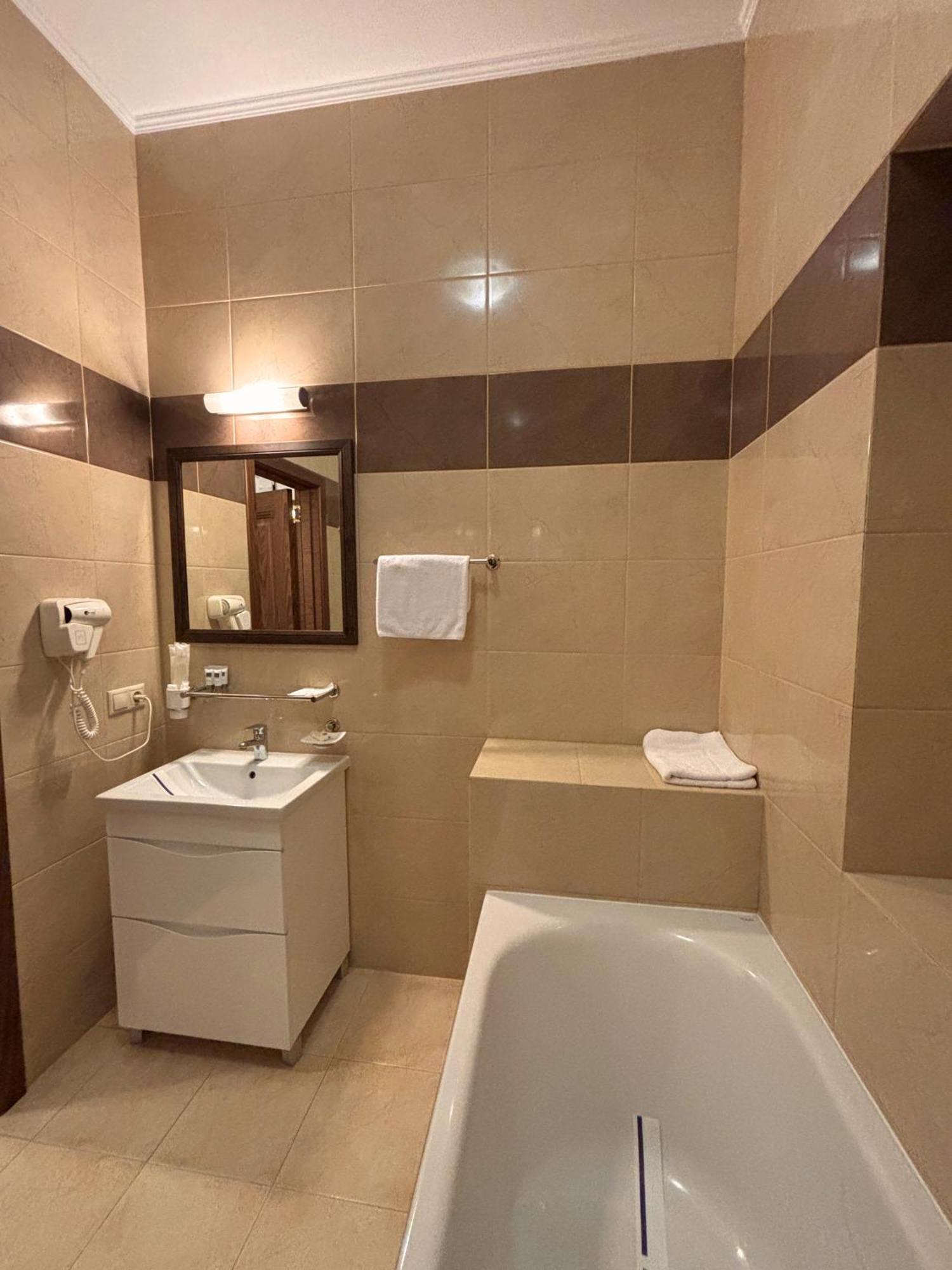 Odeska Astoria Hotel Odessa Phòng bức ảnh