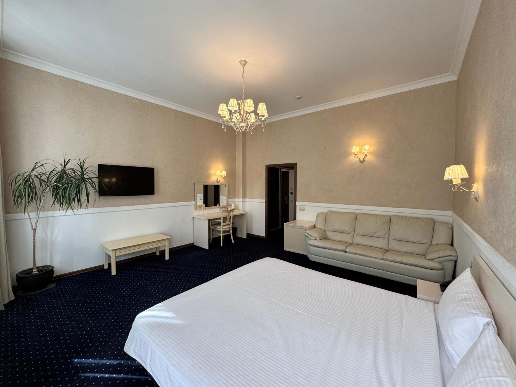 Odeska Astoria Hotel Odessa Ngoại thất bức ảnh